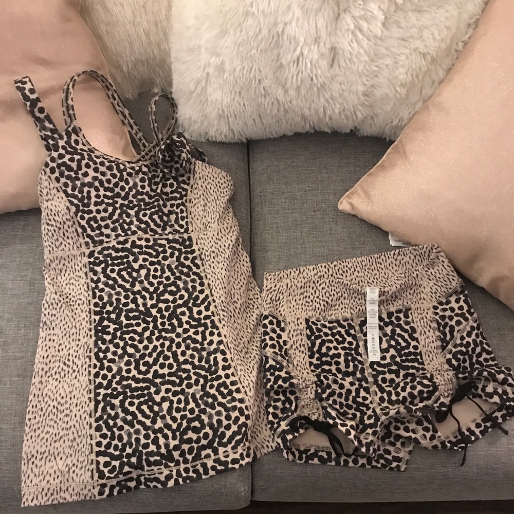 Lululemon shorts and tank top